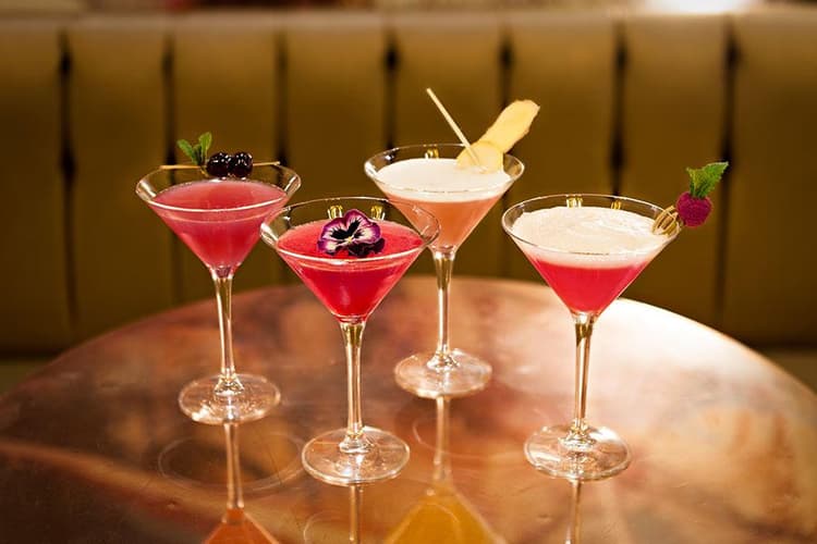 Koktejlový večer pro dámy